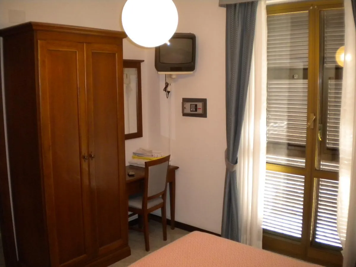 Lagoscuro Molino Nuovo  2*, Molino Nuovo (Genoa)